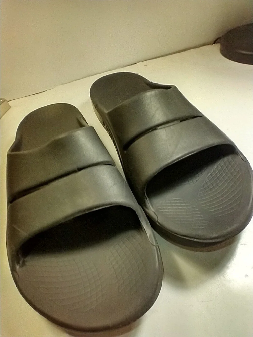 Oofos Ooahh Black Recovery Slide Comfort Sandals Men's sz 12.